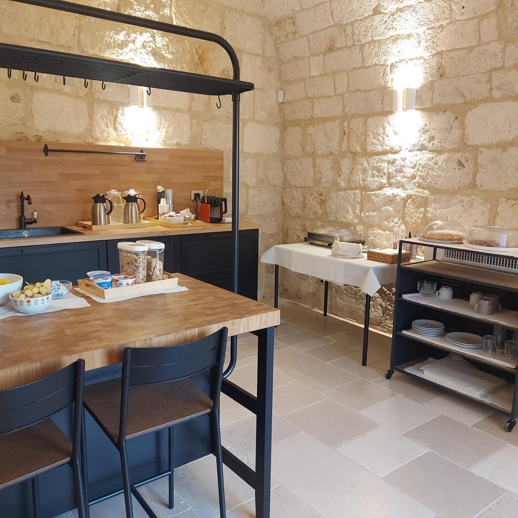 Palazzo Momi Bed & Breakfast Bari Exterior photo