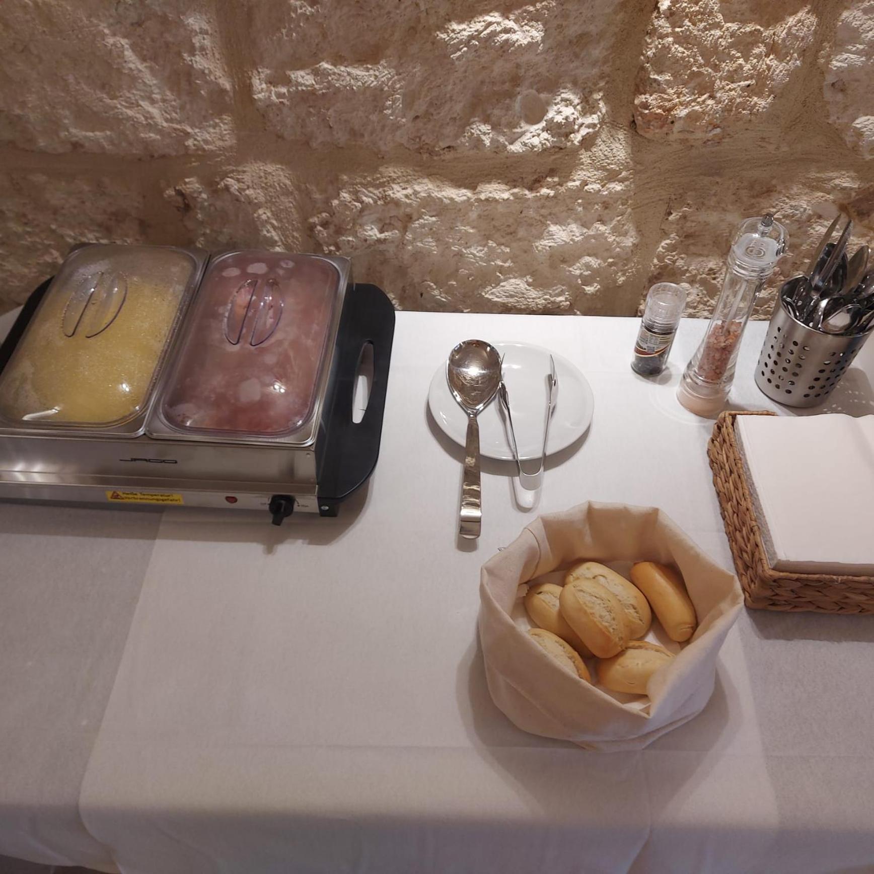 Palazzo Momi Bed & Breakfast Bari Exterior photo