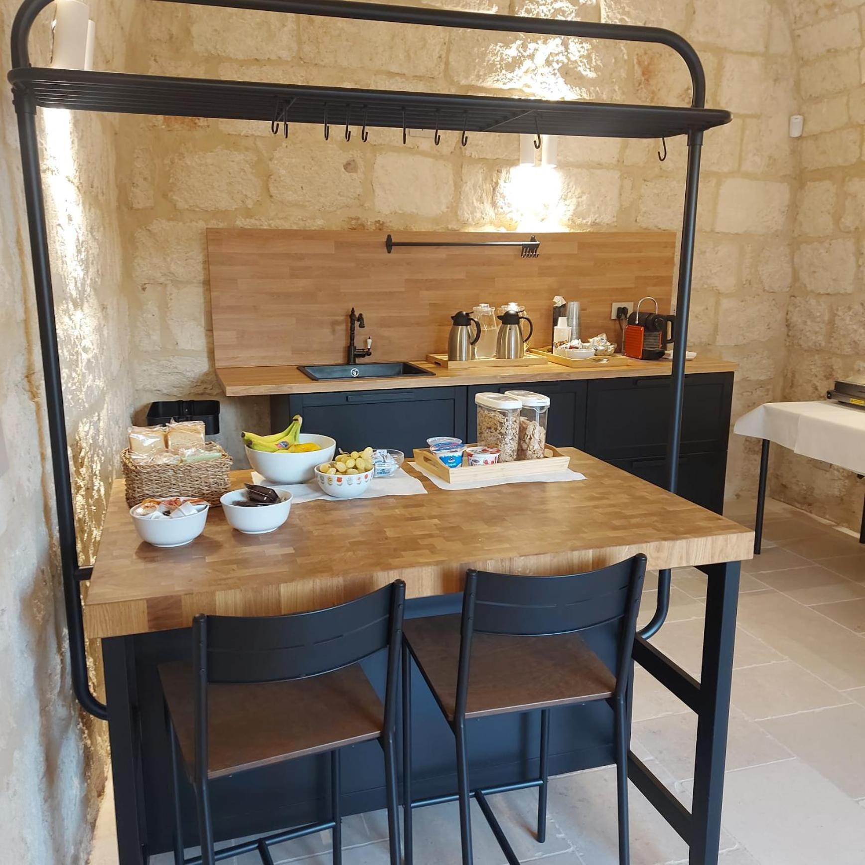 Palazzo Momi Bed & Breakfast Bari Exterior photo